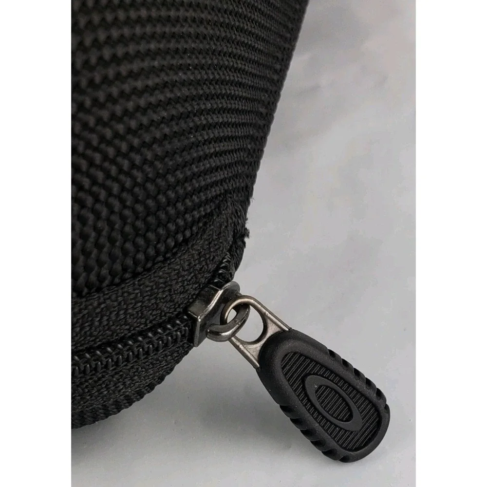 OAKLEY Soft Vault Zippered Sunglass Case, Black